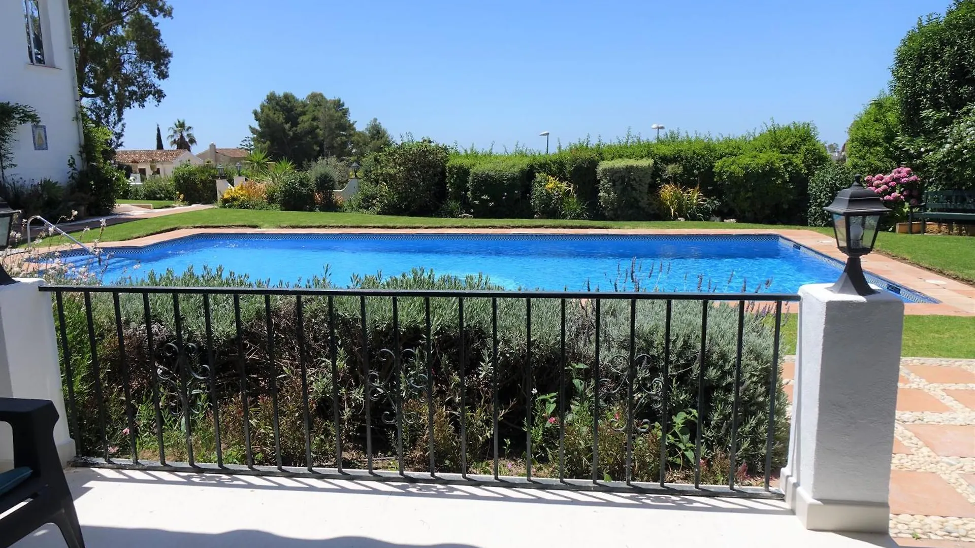 דירות מיחאס Residencia La Fuente