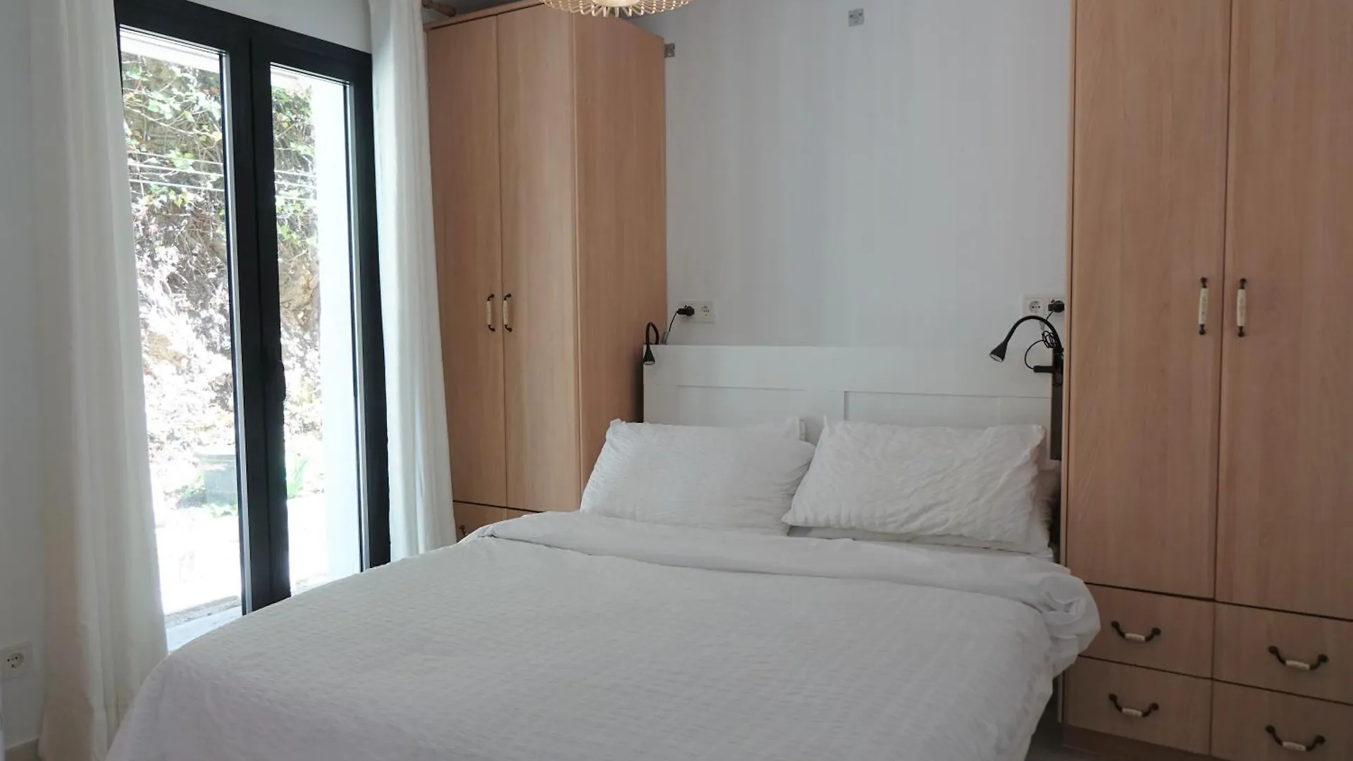 דירות מיחאס Residencia La Fuente 0*,  ספרד
